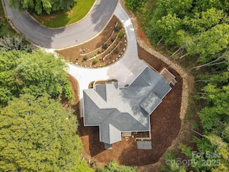 225 Henrys Glen Dr, Morganton, NC 28655