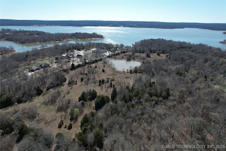 39 Van Allen Rd, Eufaula, OK 74432