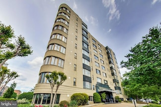 1 Scott Cir NW Unit 305, Washington, DC 20036
