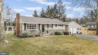 1847 Harrington Dr, Lancaster, PA 17601