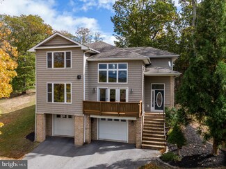 137 Waterside Ln, Cross Junction, VA 22625