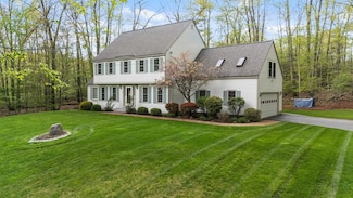 7 Modean Dr, Derry, NH 03038
