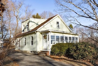 14 Walcott Rd, Beverly, MA 01915