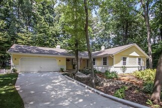 3615 Ridgemont Ct SE, Grand Rapids, MI 49546