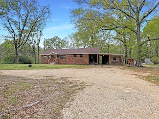 425 Golf Course Rd, Mendenhall, MS 39114