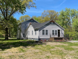 530 S 23rd St, Chesterton, IN 46304