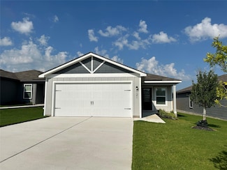 121 Morrison Dr, Jarrell, TX 76537