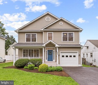 828 N Wakefield St, Arlington, VA 22203