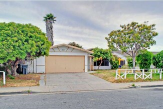 592 Yreka Dr, Salinas, CA 93906