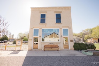 4183 N Meridian St, King Hill, ID 83633