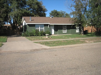103 Manana St, Farwell, TX 79325