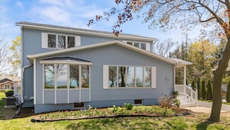 2501 Old Lake Shore Rd, Saint Joseph, MI 49085