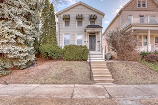 1626 N Warren Ave, Milwaukee, WI 53202