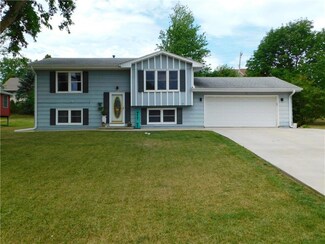 1933 Spencer St, Grinnell, IA 50112