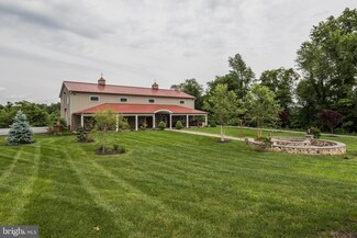 4518 Willow View St, Hampstead, MD 21074