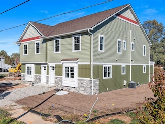 418 4th St, Green Bay, WI 54304