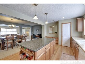 6007 6007 Cyrus St, Rockford, MN 55373