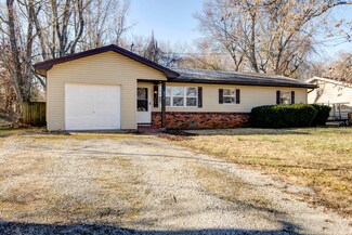 2948 E Southeast Cir, Springfield, MO 65802