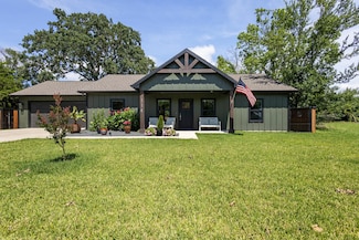 114 Garrett Ln, Gun Barrel City, TX 75156