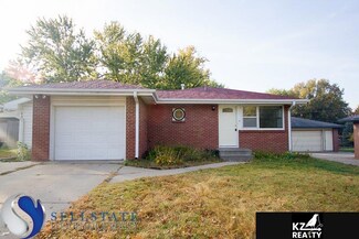 7541 Holdrege St, Lincoln, NE 68505