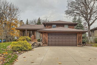 7632 Viewcrest Ln, New Hope, MN 55427