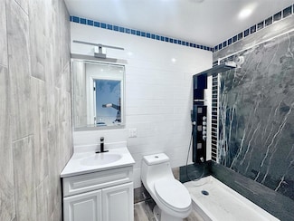 7252 Metropolitan Ave Unit 2B, Middle Village, NY 11379