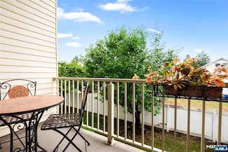 520 Victor St Unit 29, Saddle Brook, NJ 07663