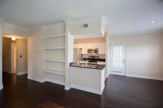 11619 Tomahawk Creek Pkwy Unit K, Leawood, KS 66211