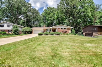 3031 S Oak Hill Rd, Silver Lake, OH 44224