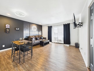 2814 S Bartell Dr Unit 32, Houston, TX 77054