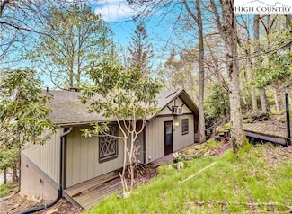 115 Hummingbird Ln, Beech Mountain, NC 28604