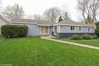 20722 N Elizabeth Ave, Lincolnshire, IL 60069