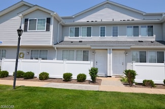 37 Parkside Rd, Bedminster, NJ 07921