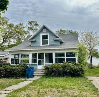 2128 Hoyt St, Muskegon, MI 49444