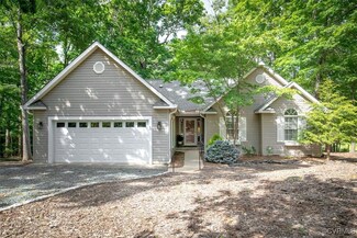 43 Out of Bounds Rd, Palmyra, VA 22963