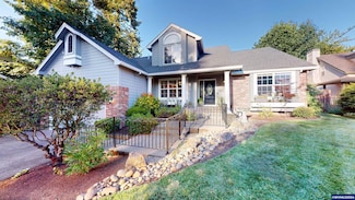 219 Ames Ct, Silverton, OR 97381