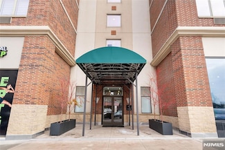 2201 City Place, Edgewater, NJ 07020