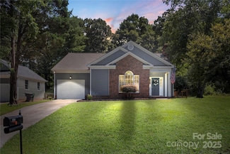 3212 Ashwell Oaks Ln, Matthews, NC 28105