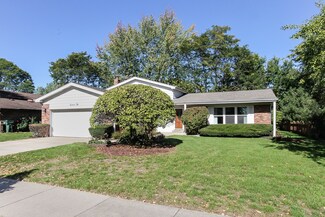 1610 E Peachtree Dr, Arlington Heights, IL 60004