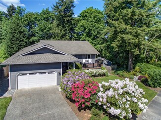 10924 NE 120th St, Kirkland, WA 98034