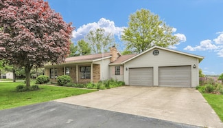705 S Scarborough St, Sidney, IL 61877