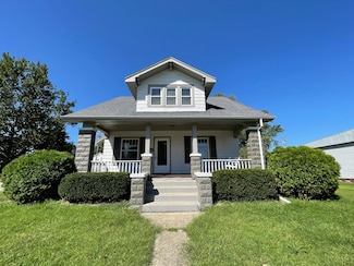 4 N Pleasant St, Princeton, IL 61356