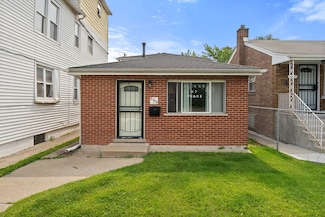 9149 S Dante Ave, Chicago, IL 60619