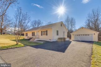 921 Palmer Rd, Fort Washington, MD 20744