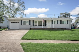 6718 Cherryvale Dr, Hazelwood, MO 63042