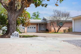 658 Golden Beach Dr, Buchanan Dam, TX 78609