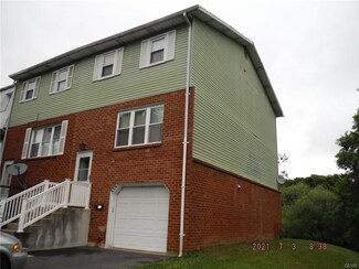 101 Old Forge Dr, Bath, PA 18014