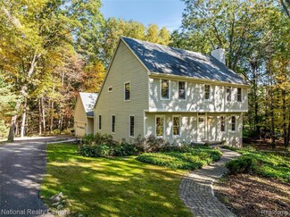 2322 Addaleen Rd, Highland, MI 48357