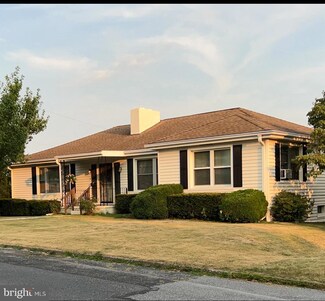 4911 Hilltop Rd, Harrisburg, PA 17111