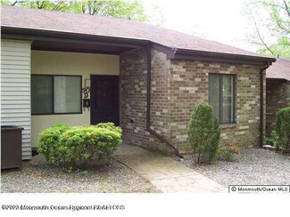 90 Arrowood Rd Unit D, Manalapan, NJ 07726